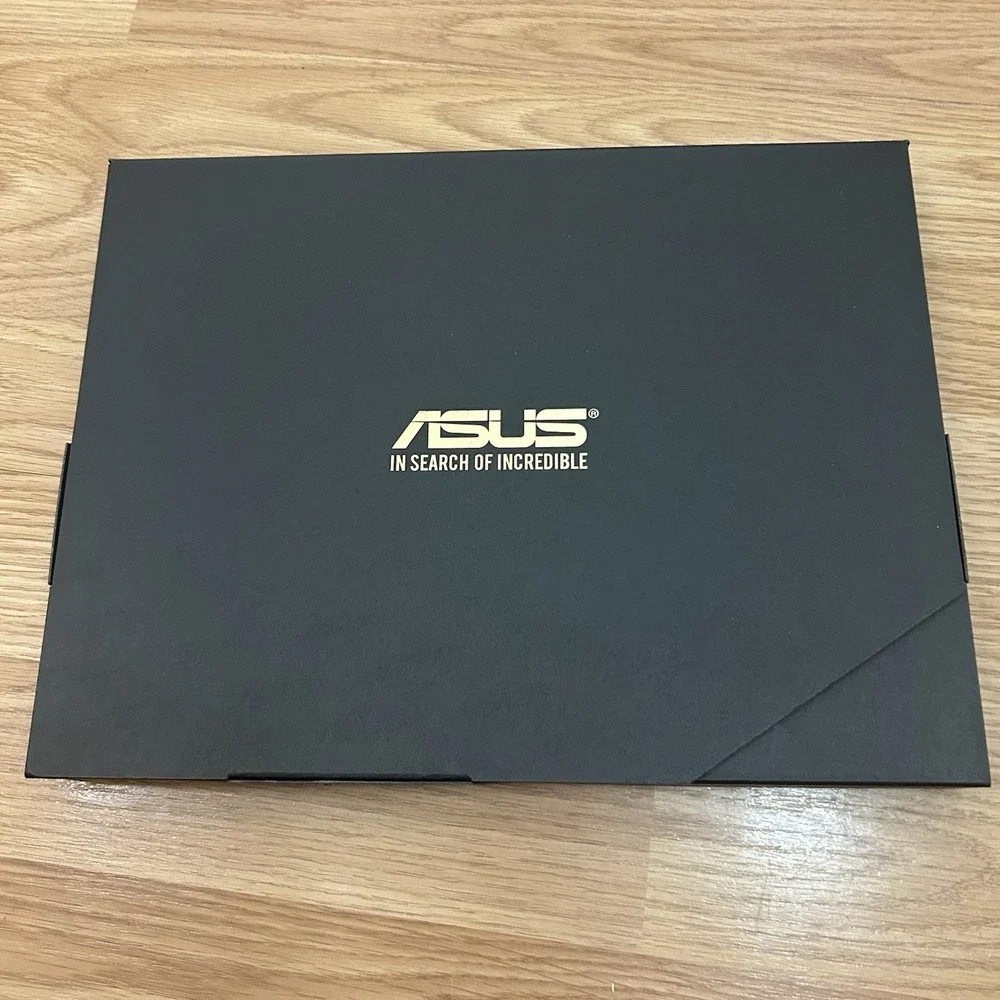 ASUS lot includes—